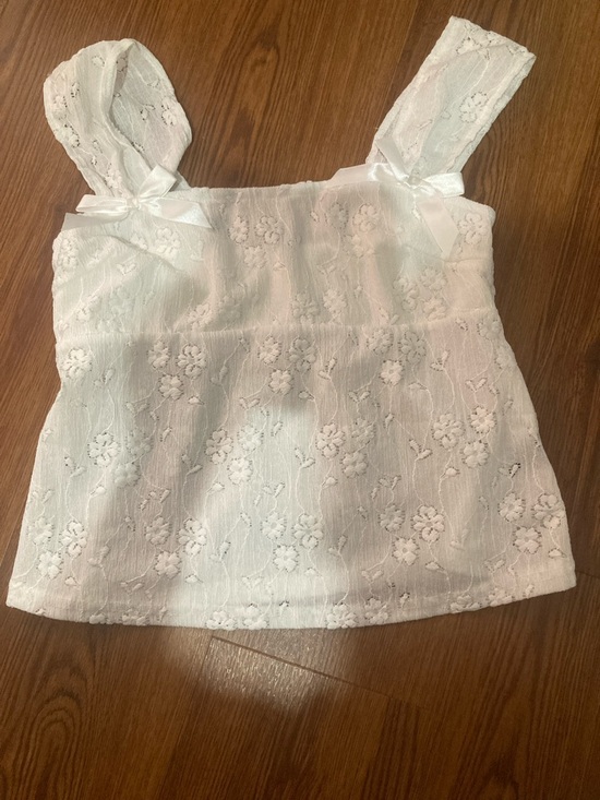 SHEIN Tops - SHEIN White Floral Lace Camisole with Bow Straps